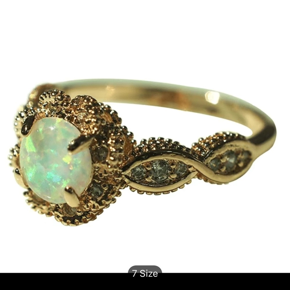 Vintage inspired Faux Opal and gold ring - Picture 2 of 4